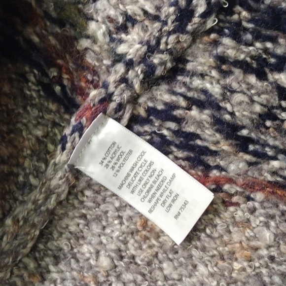 kaisely cardigan knit sweater Aztec pattern on gray wool blend - Picture 4 of 11